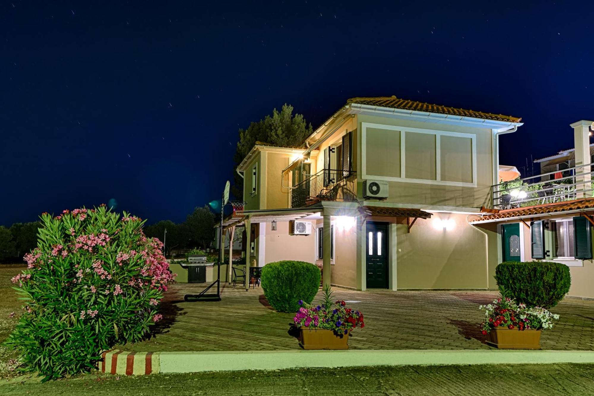 Ionis Hotel Troianata Стая снимка
