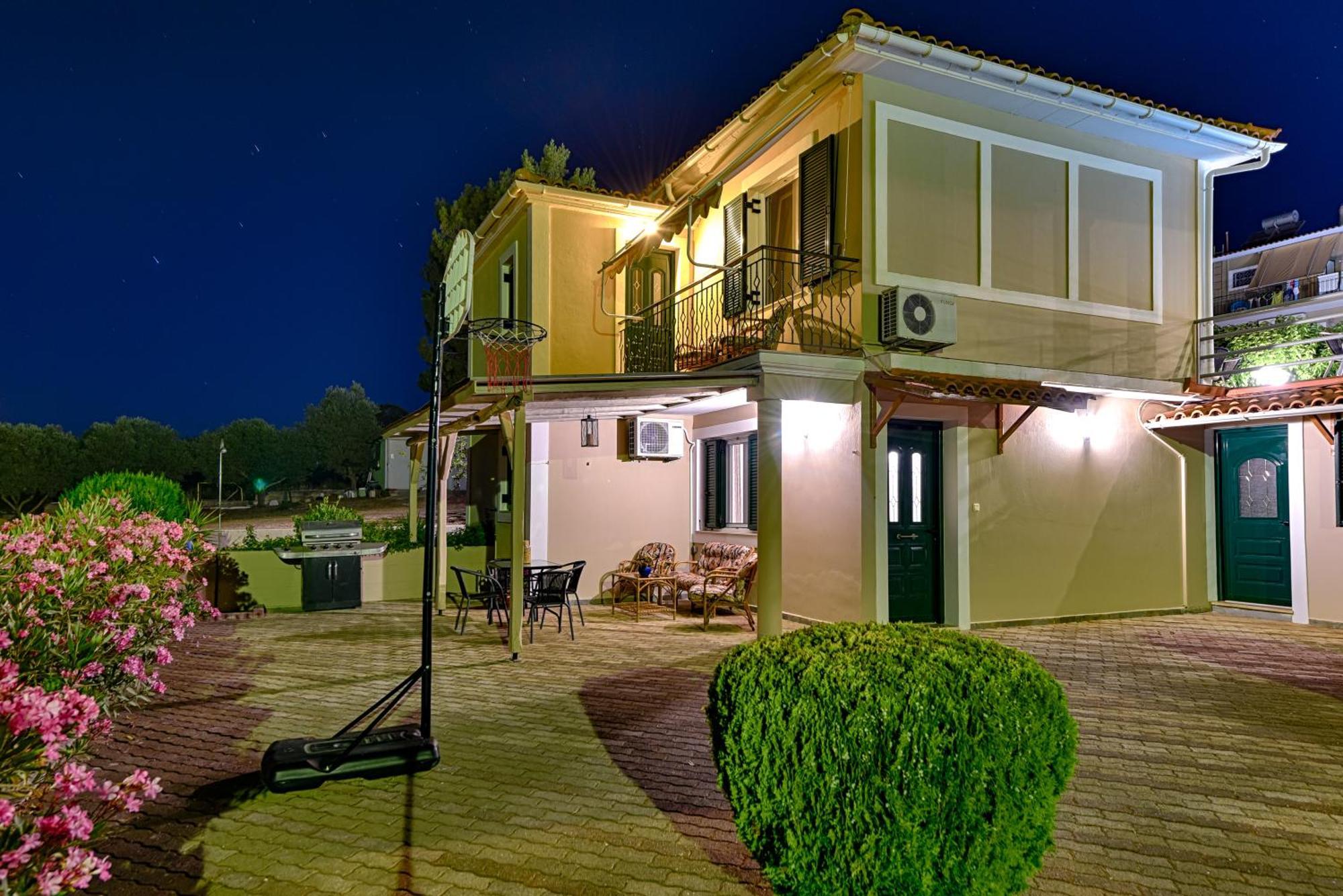 Ionis Hotel Troianata Стая снимка