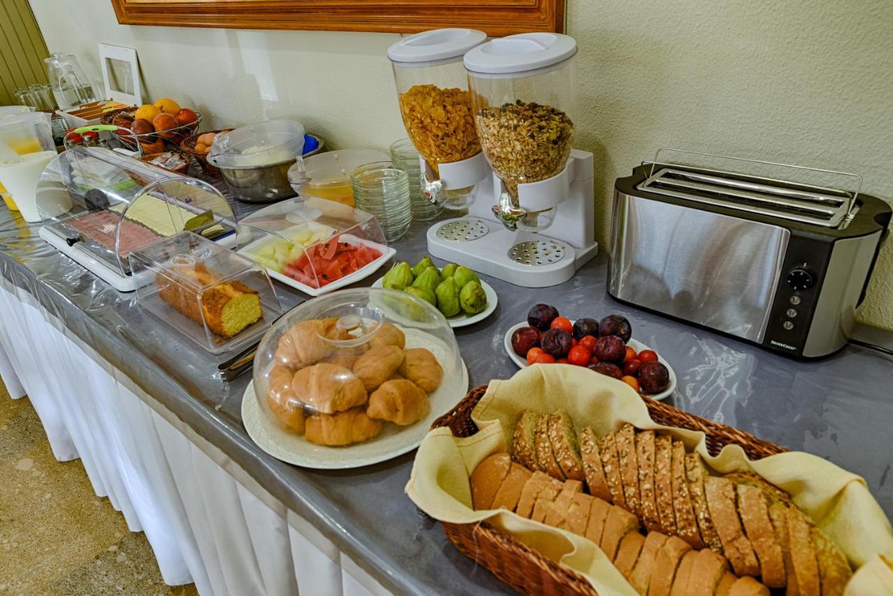 Ionis Hotel Troianata Екстериор снимка
