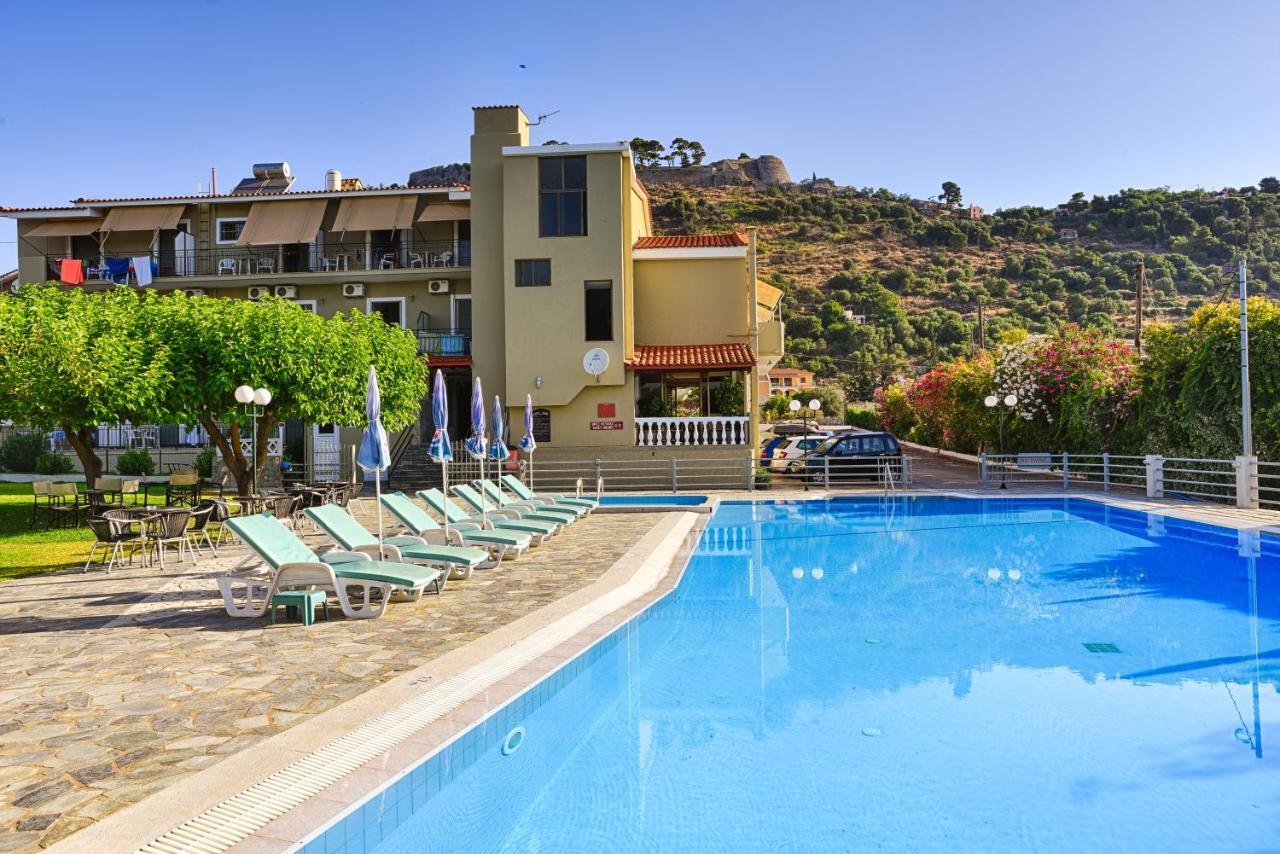 Ionis Hotel Troianata Екстериор снимка
