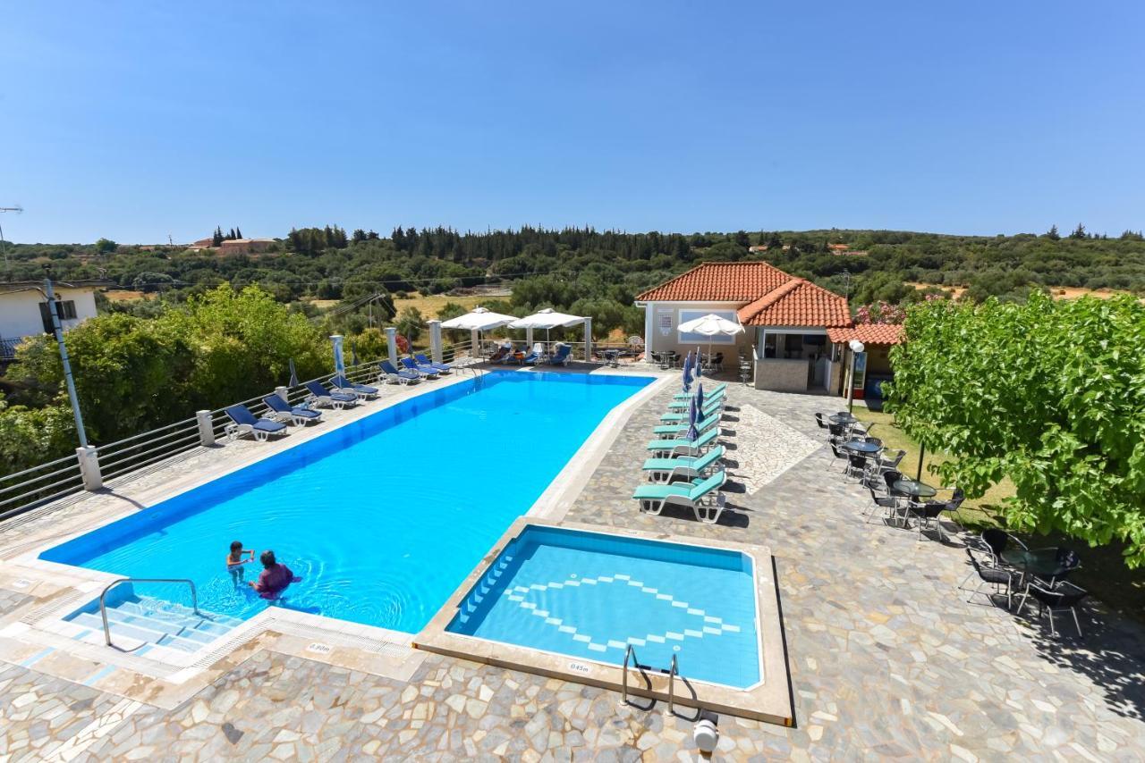 Ionis Hotel Troianata Екстериор снимка