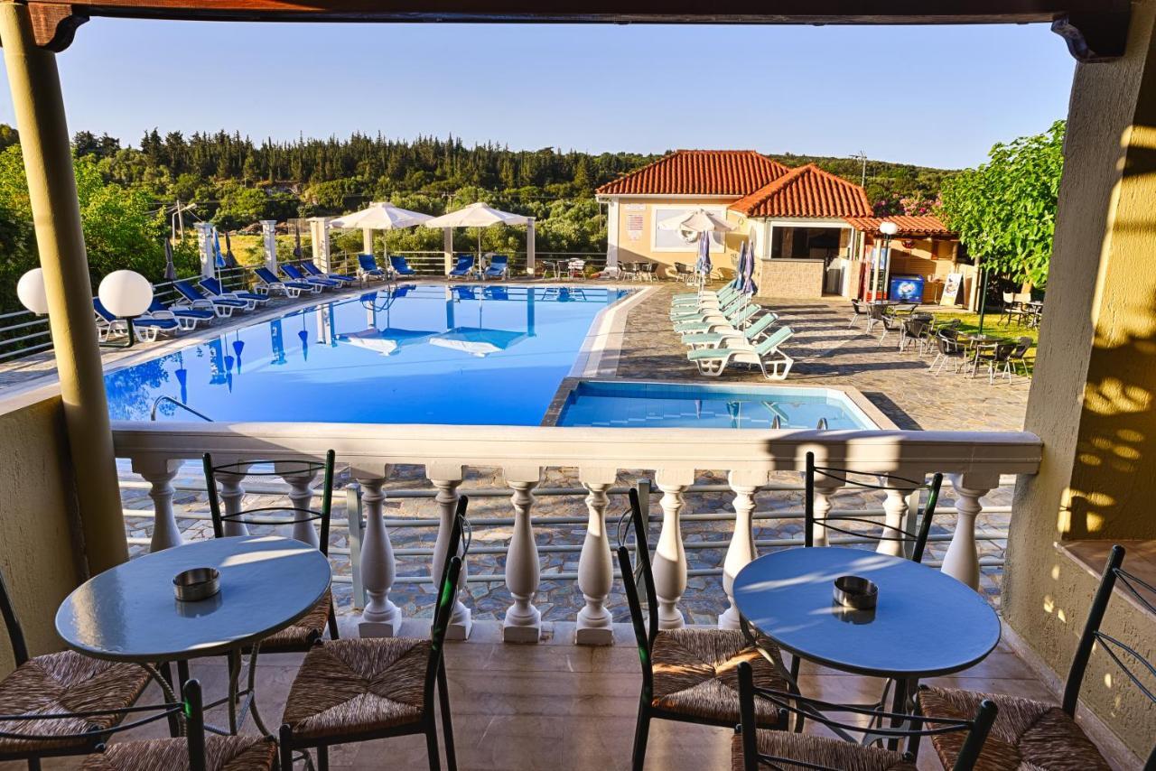 Ionis Hotel Troianata Екстериор снимка